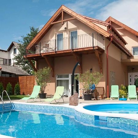 Bed and Breakfast Borostyan Panzio Balatonfuered Exteriér fotografie