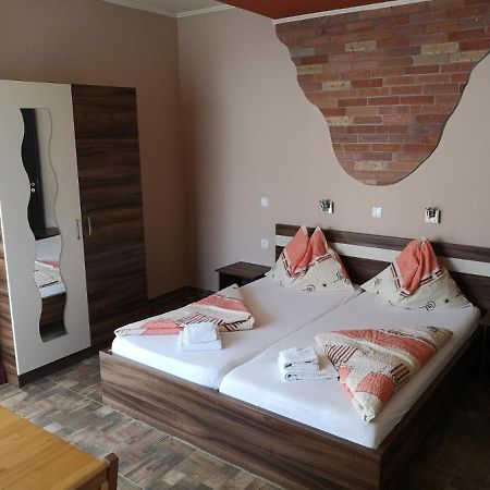 Bed and Breakfast Borostyan Panzio Balatonfuered Exteriér fotografie
