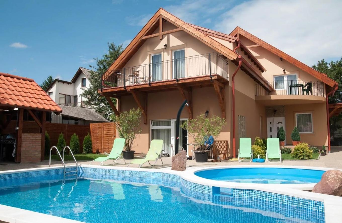 Bed and Breakfast Borostyan Panzio Balatonfuered Exteriér fotografie