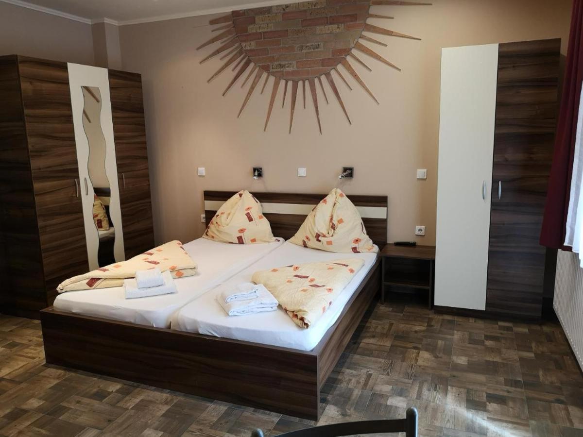 Bed and Breakfast Borostyan Panzio Balatonfuered Exteriér fotografie