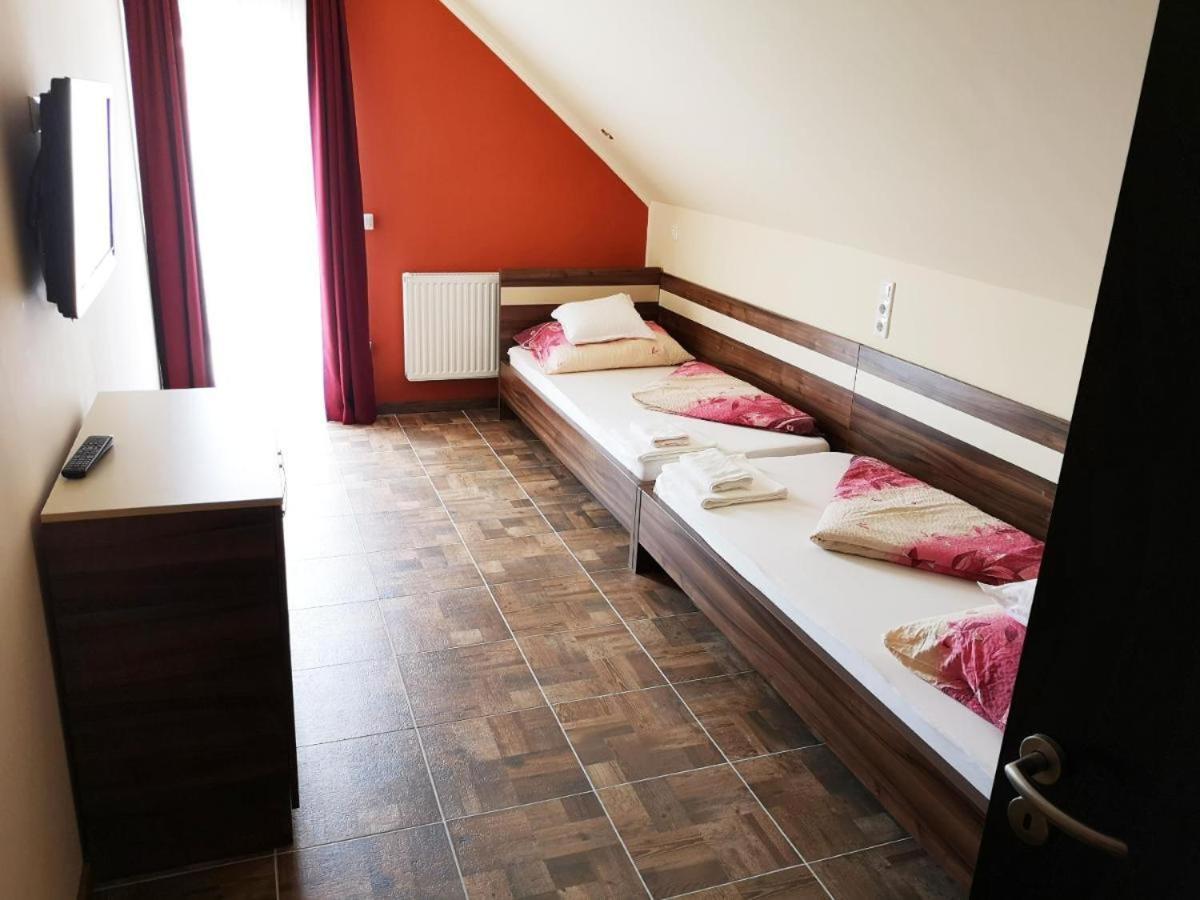 Bed and Breakfast Borostyan Panzio Balatonfuered Exteriér fotografie