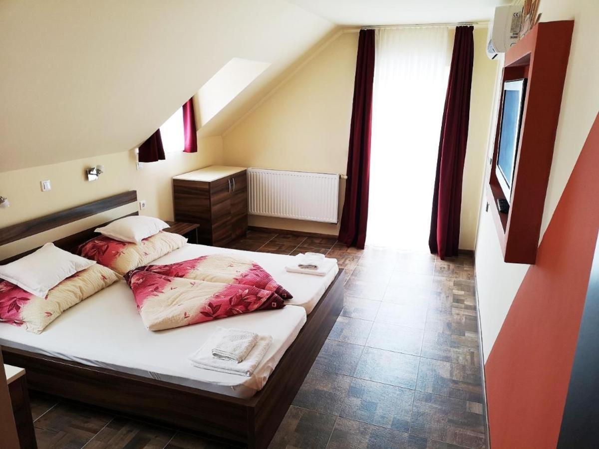 Bed and Breakfast Borostyan Panzio Balatonfuered Exteriér fotografie
