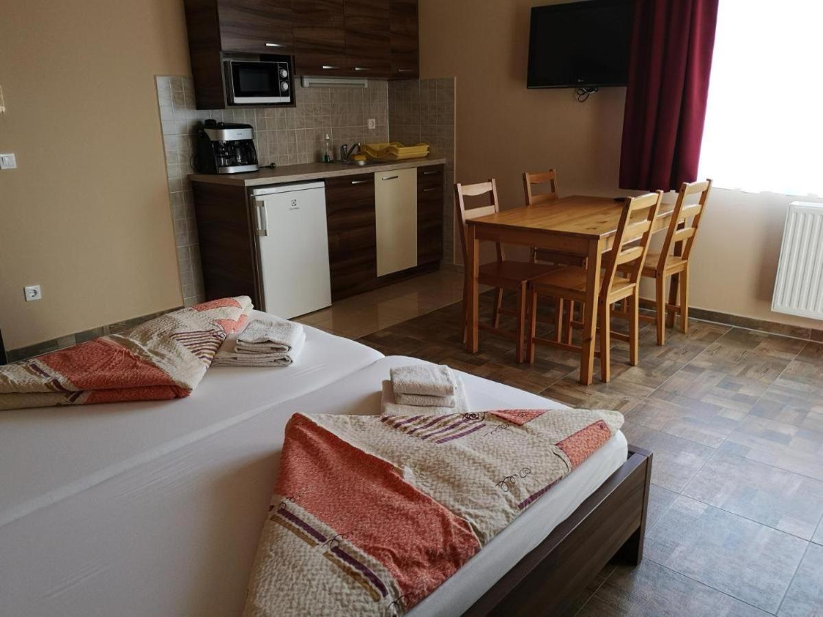 Bed and Breakfast Borostyan Panzio Balatonfuered Exteriér fotografie