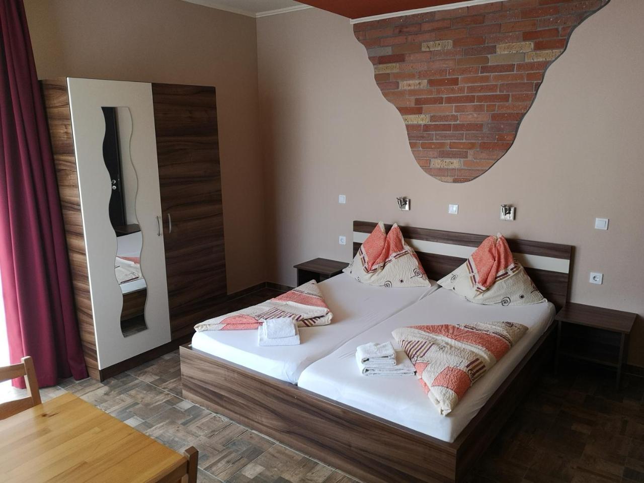 Bed and Breakfast Borostyan Panzio Balatonfuered Exteriér fotografie