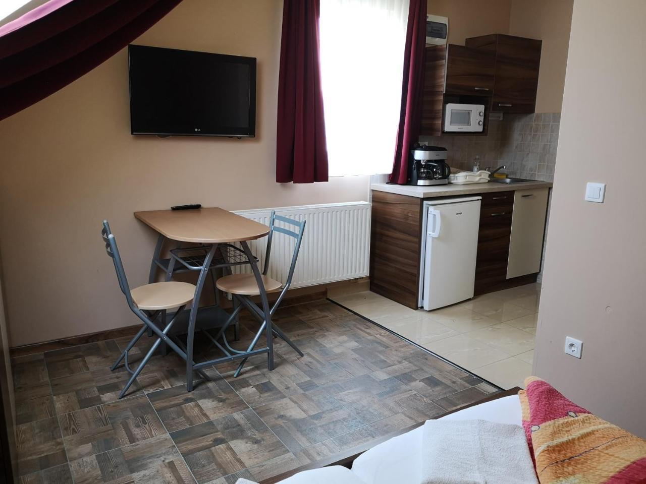 Bed and Breakfast Borostyan Panzio Balatonfuered Exteriér fotografie