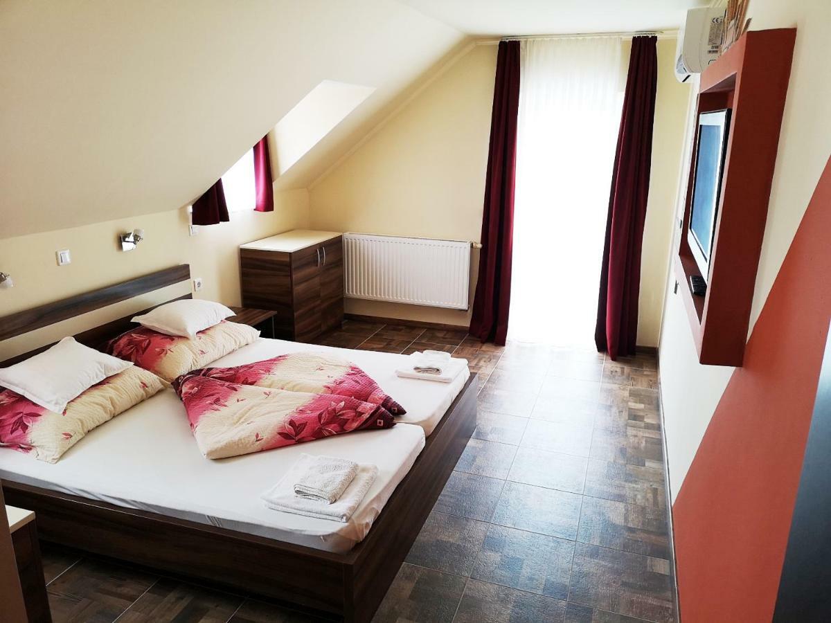 Bed and Breakfast Borostyan Panzio Balatonfuered Exteriér fotografie